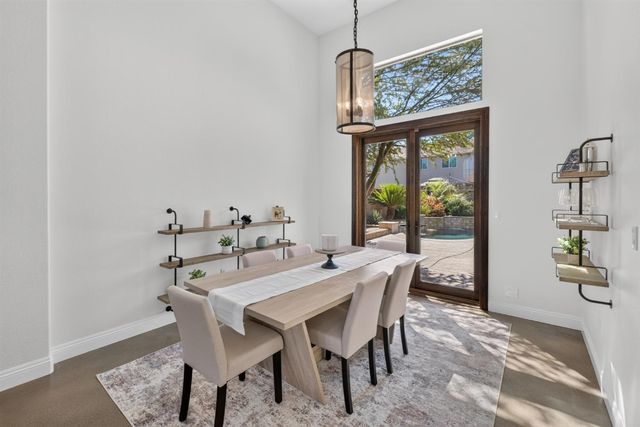 701 Rolling Green Dr, West Sacramento, CA 95605
