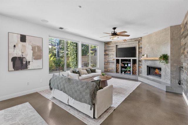 701 Rolling Green Dr, West Sacramento, CA 95605