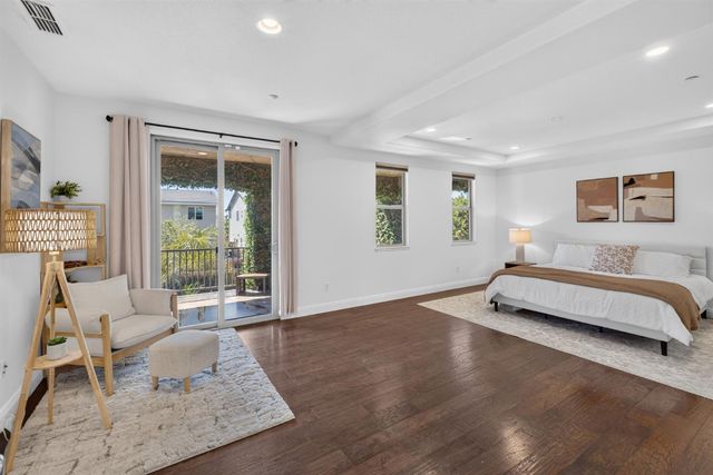 701 Rolling Green Dr, West Sacramento, CA 95605