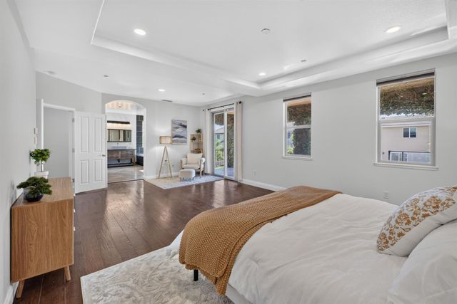 701 Rolling Green Dr, West Sacramento, CA 95605