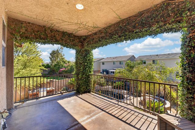 701 Rolling Green Dr, West Sacramento, CA 95605