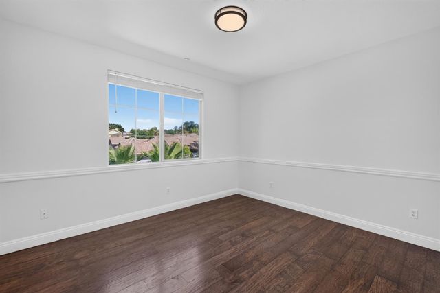 701 Rolling Green Dr, West Sacramento, CA 95605