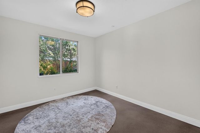 701 Rolling Green Dr, West Sacramento, CA 95605