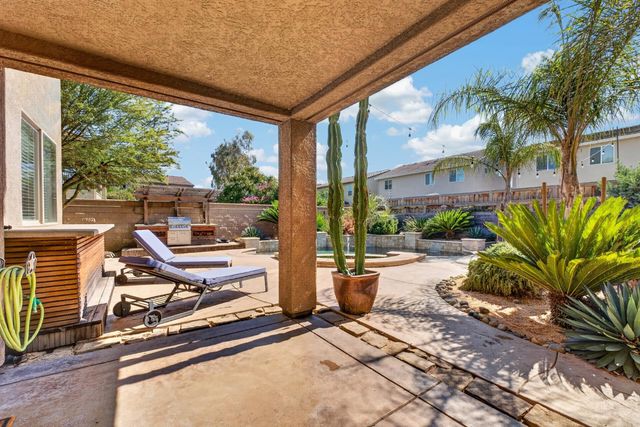 701 Rolling Green Dr, West Sacramento, CA 95605