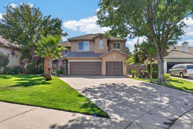 701 Rolling Green Dr, West Sacramento, CA 95605