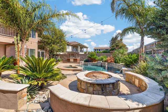701 Rolling Green Dr, West Sacramento, CA 95605