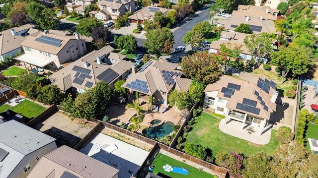 701 Rolling Green Dr, West Sacramento, CA 95605