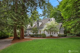 7089 NE Bay Hill Rd, Bainbridge Island, WA 98110