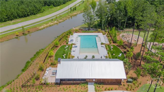 288 Crosstown Avenue, Richmond Hill, GA 31324