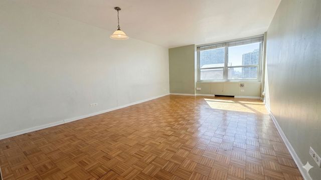 720 W Gordon Terrace 10B, Chicago, IL 60613