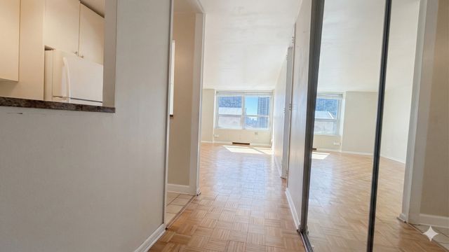 720 W Gordon Terrace 10B, Chicago, IL 60613