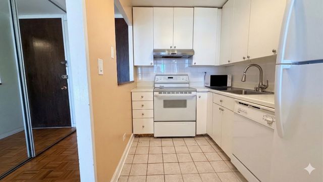 720 W Gordon Terrace 10B, Chicago, IL 60613