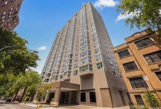 720 W Gordon Terrace 10B, Chicago, IL 60613
