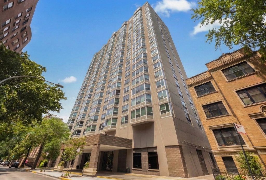 720 W Gordon Terrace 10B, Chicago, IL 60613