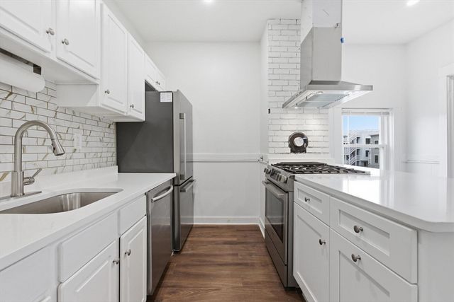 151 L Street, Boston, MA 02127