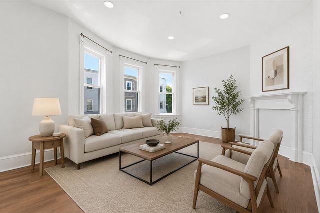 151 L Street, Boston, MA 02127