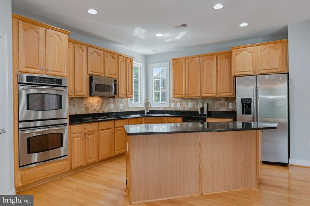 2574 TRANSOM PL, Woodbridge, VA 22191