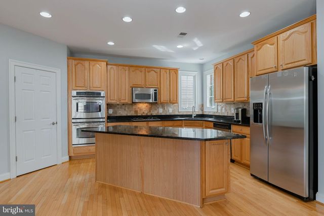 2574 TRANSOM PL, Woodbridge, VA 22191