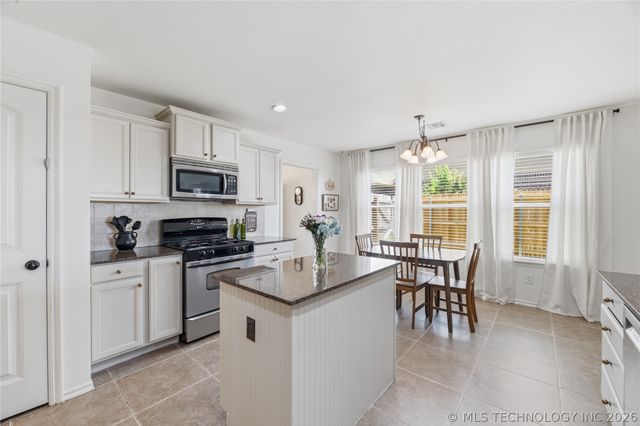 3009 Lincoln Road, Bartlesville, OK 74006