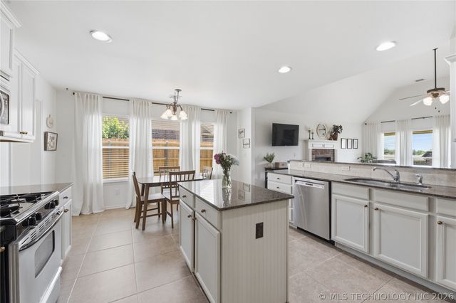 3009 Lincoln Road, Bartlesville, OK 74006