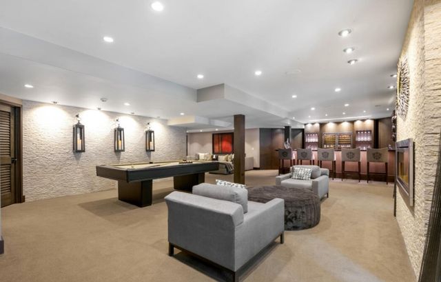 203 Settlers Court, Naperville, IL 60565