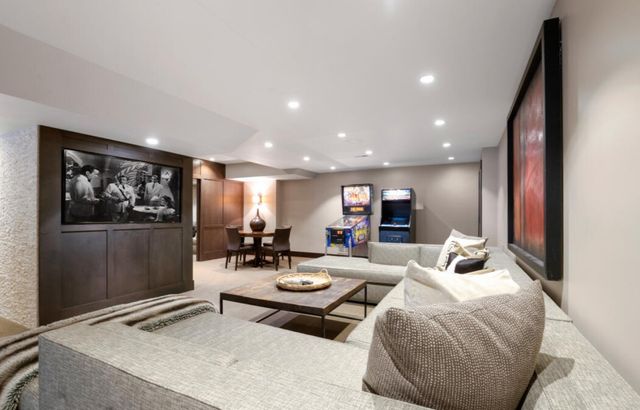 203 Settlers Court, Naperville, IL 60565