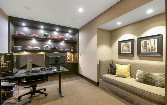 203 Settlers Court, Naperville, IL 60565