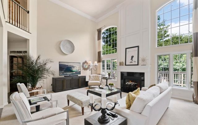 203 Settlers Court, Naperville, IL 60565