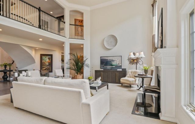 203 Settlers Court, Naperville, IL 60565