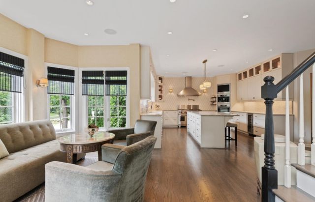 203 Settlers Court, Naperville, IL 60565