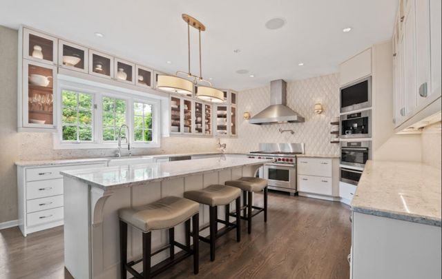 203 Settlers Court, Naperville, IL 60565