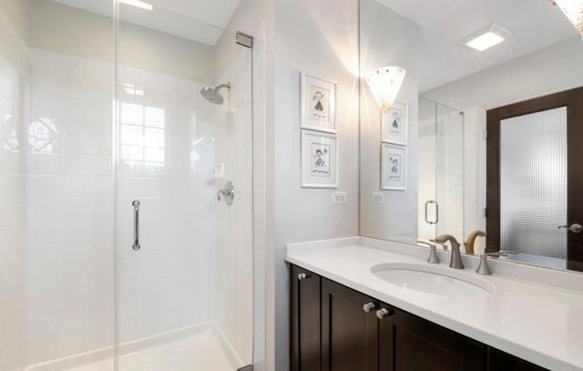 203 Settlers Court, Naperville, IL 60565