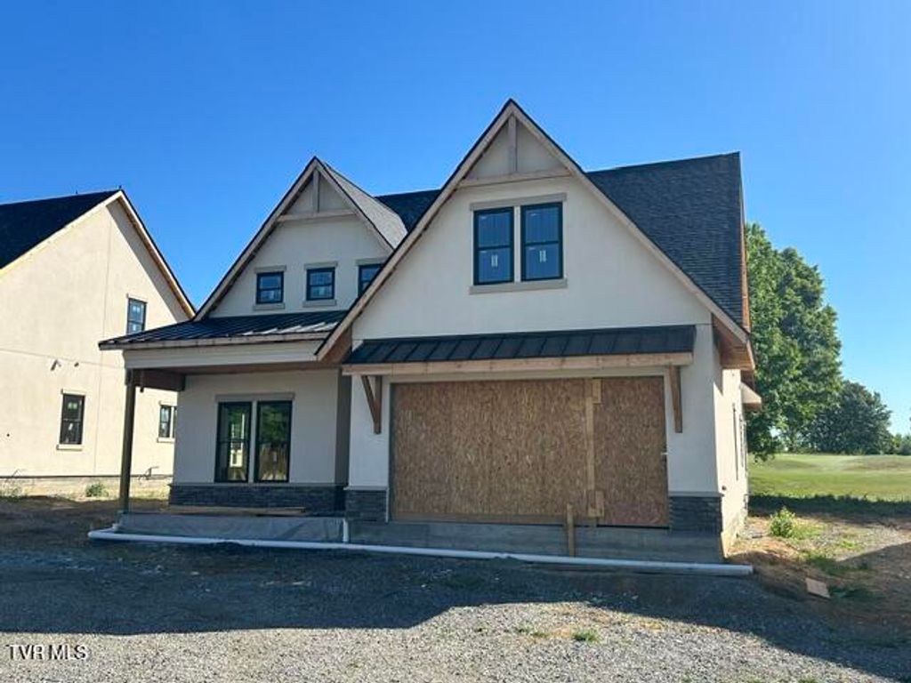 812 Country Club Court, Johnson City, TN 37601