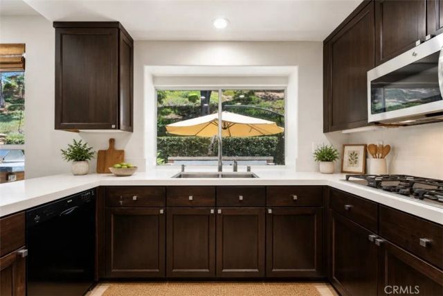 12 Chickadee Lane, Aliso Viejo, CA 92656