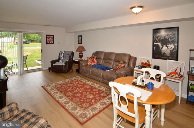 91 PINEWOOD DR, Hamilton, NJ 08690