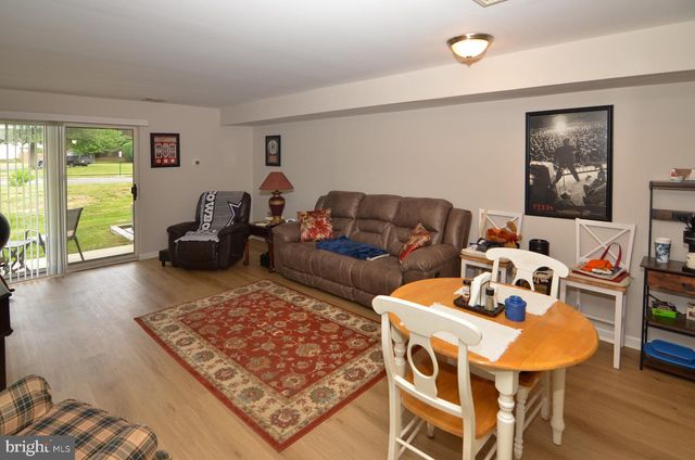 91 PINEWOOD DR, Hamilton, NJ 08690