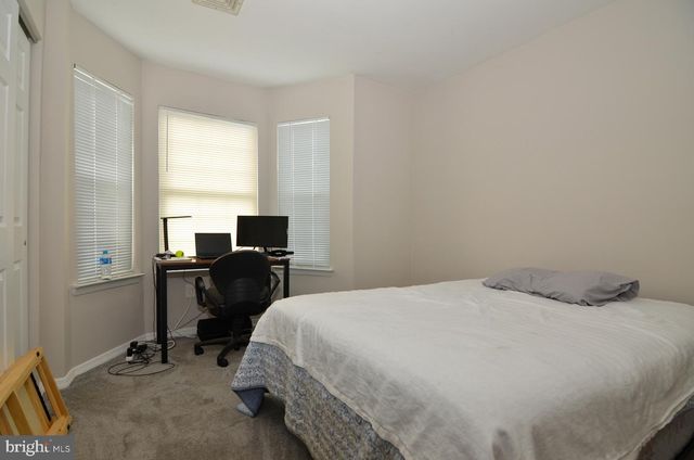 91 PINEWOOD DR, Hamilton, NJ 08690