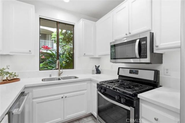 555 Maine 130, Long Beach, CA 90802