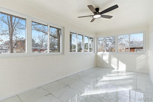 812 Camborne Drive, St Louis, MO 63125