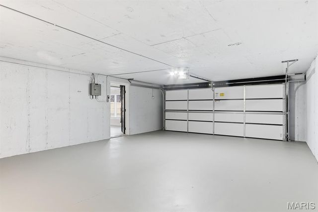 812 Camborne Drive, St Louis, MO 63125