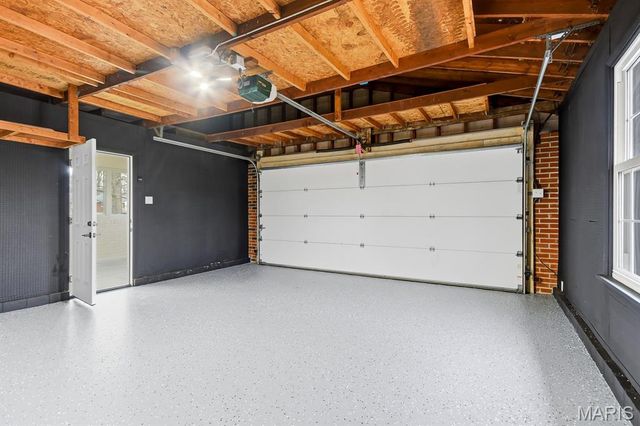 812 Camborne Drive, St Louis, MO 63125