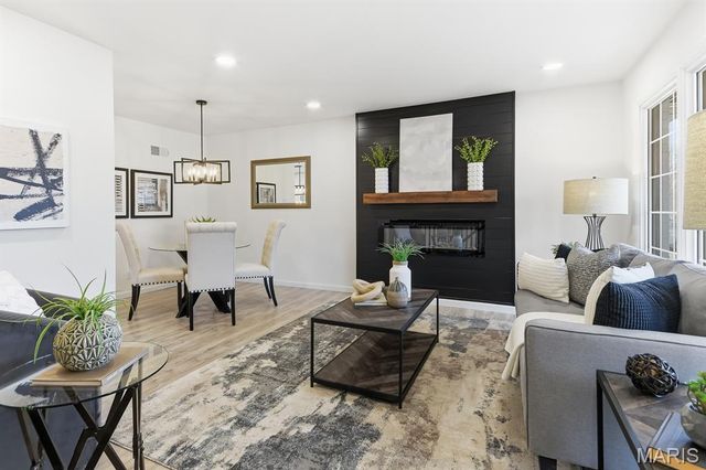 812 Camborne Drive, St Louis, MO 63125