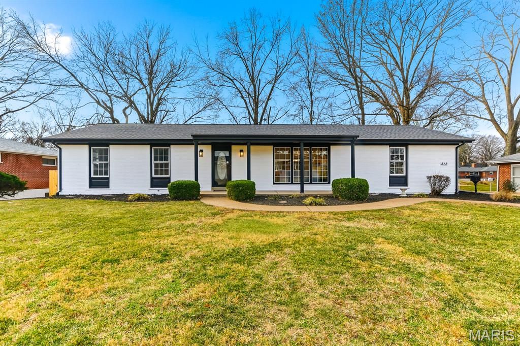 812 Camborne Drive, St Louis, MO 63125