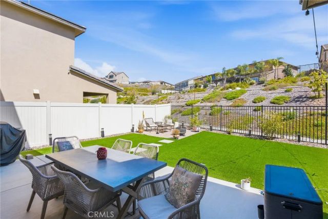 18153 Meridian, Saugus, CA 91350