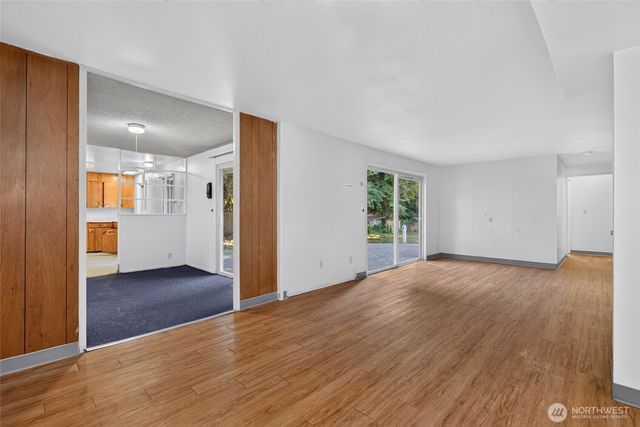 3327 NE 190th Street, Lake Forest Park, WA 98155