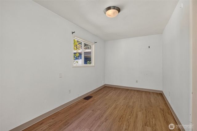 3327 NE 190th Street, Lake Forest Park, WA 98155