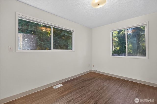 3327 NE 190th Street, Lake Forest Park, WA 98155