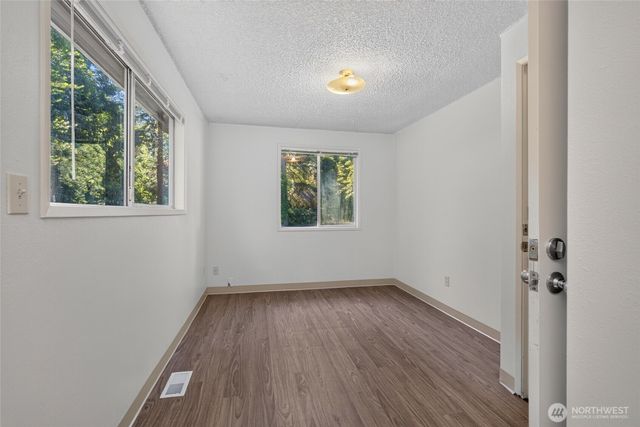 3327 NE 190th Street, Lake Forest Park, WA 98155