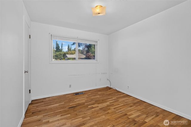 3327 NE 190th Street, Lake Forest Park, WA 98155