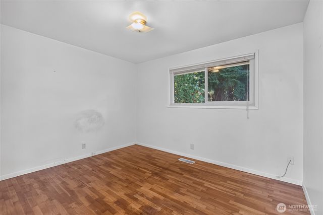 3327 NE 190th Street, Lake Forest Park, WA 98155